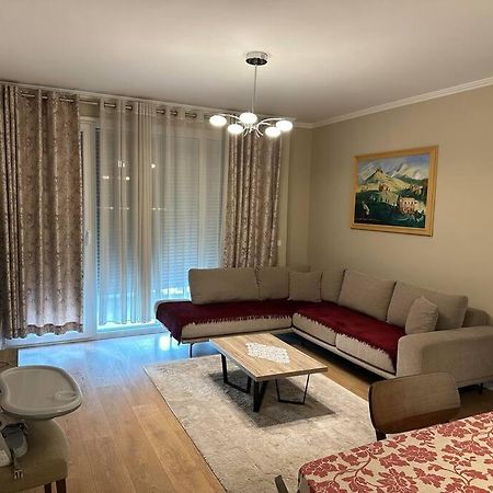Family Friendly 2 Bedroom Apartment Eden Gardens Tirana City Center Exteriör bild