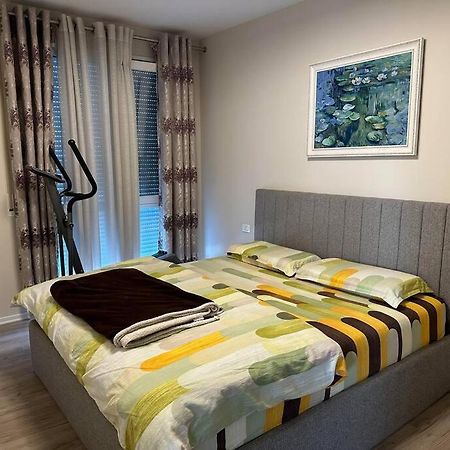 Family Friendly 2 Bedroom Apartment Eden Gardens Tirana City Center Exteriör bild