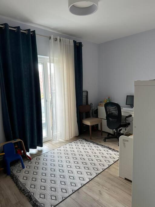 Family Friendly 2 Bedroom Apartment Eden Gardens Tirana City Center Exteriör bild