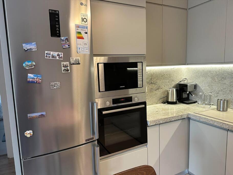 Family Friendly 2 Bedroom Apartment Eden Gardens Tirana City Center Exteriör bild