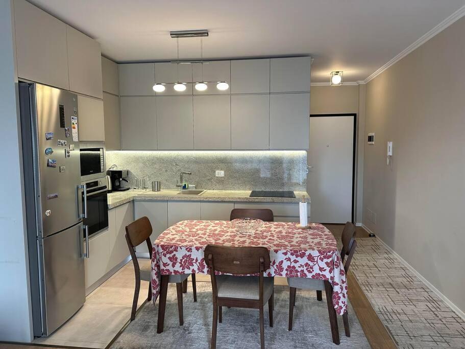 Family Friendly 2 Bedroom Apartment Eden Gardens Tirana City Center Exteriör bild